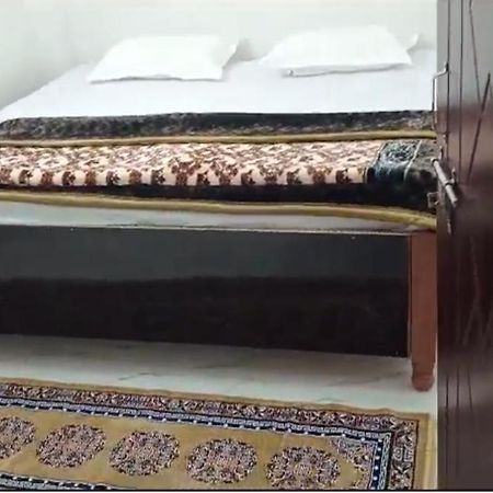 White House Homestay Prayagraj Exterior foto