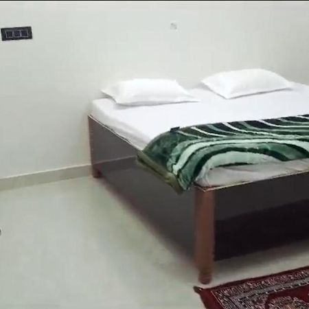 White House Homestay Prayagraj Exterior foto
