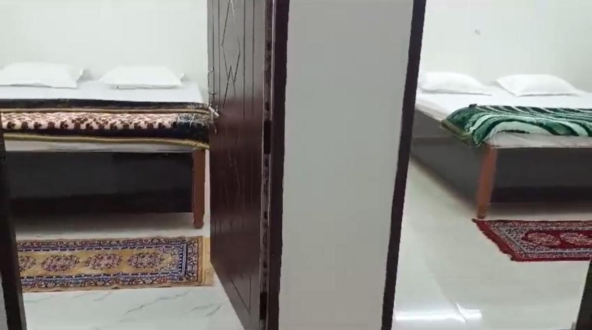 White House Homestay Prayagraj Exterior foto
